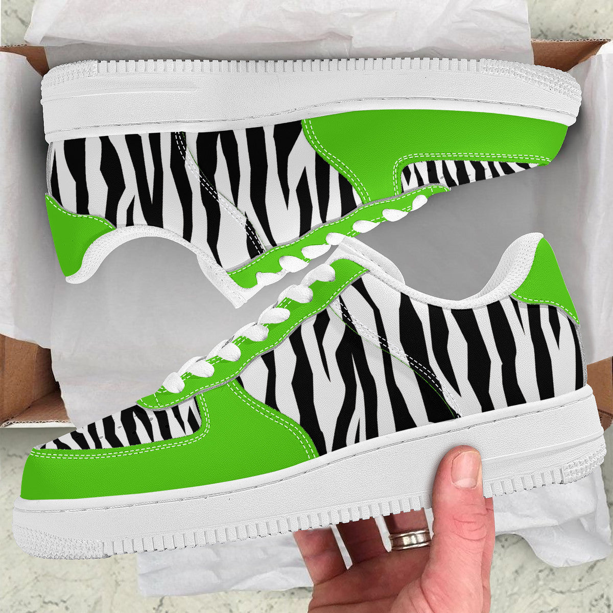 Low Top Unisex Sneakers Tiger decoration with green JewelryLuxeUS.store