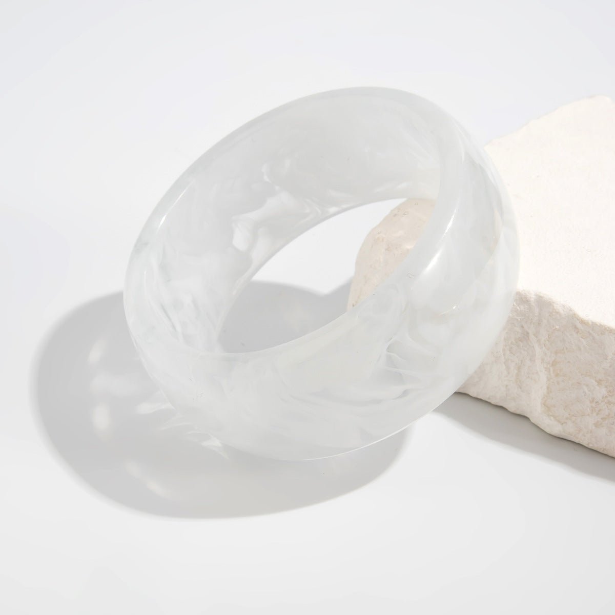 Exaggerated, Translucent Resin - dyed Bracelet - JewelryLuxeUS.Shop
