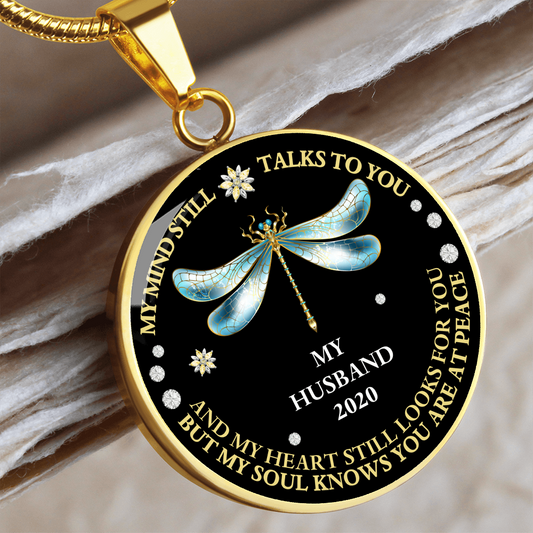 The Most Meaningful Memorial Jewelry Gifts to Honor Someone You Love