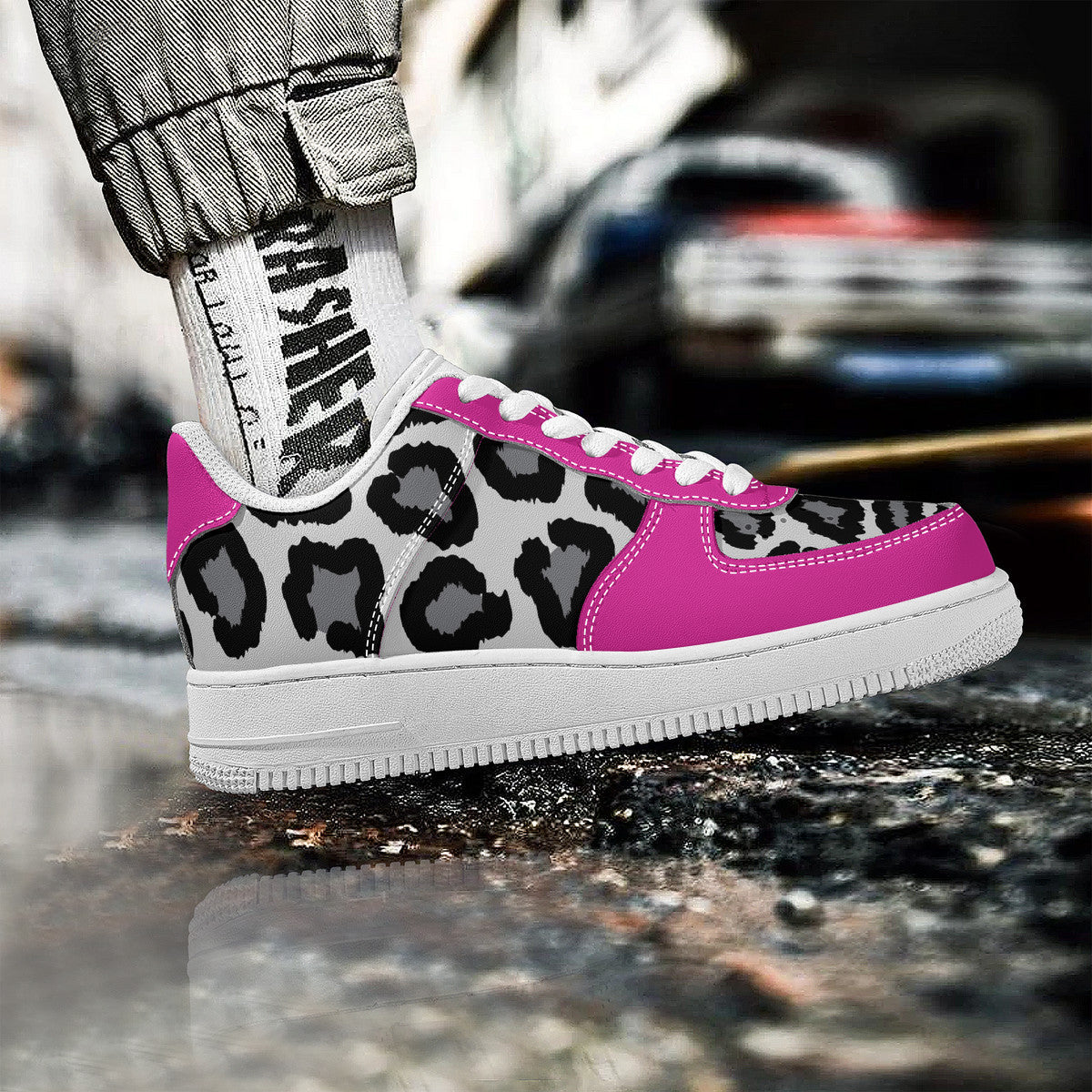 Low Top Unisex Sneaker Leopard print and Pink decoration JewelryLuxeUS.store